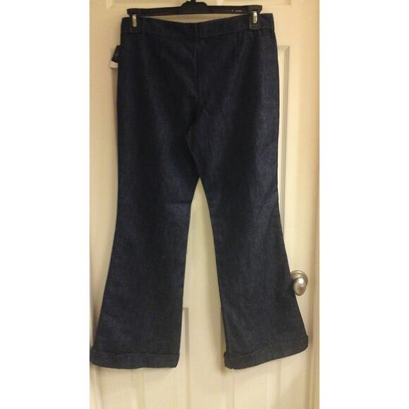 Daisy Fuentes Jeans, Women's Size 6, bell bottom pleated look, dark wash, NWT - Picture 2 of 5